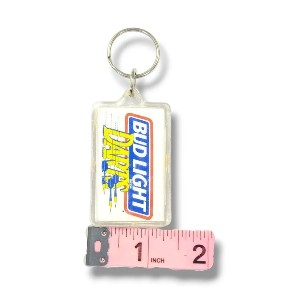 Vintage BUD LIGHT DARTS Keychain Key Ring Chain Style‎ Hangtag Fob